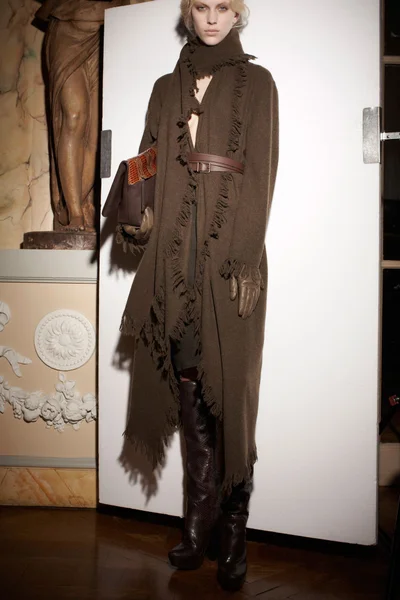 Look 11